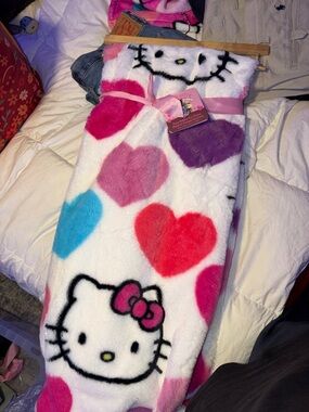Hello Kitty Plush Heart Print Hooded Blanket - White with Multicolor Hearts